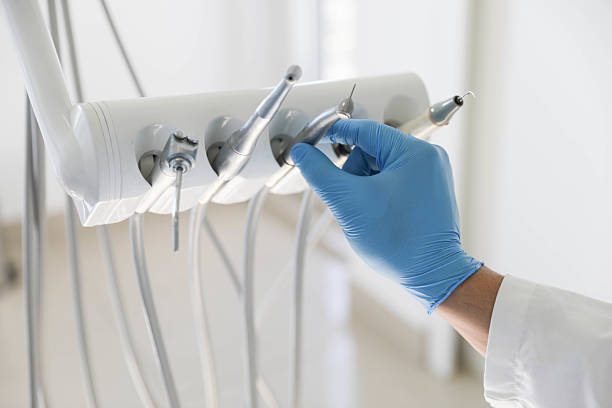 Professional Tooth Extraction technician working in Evanston, IL